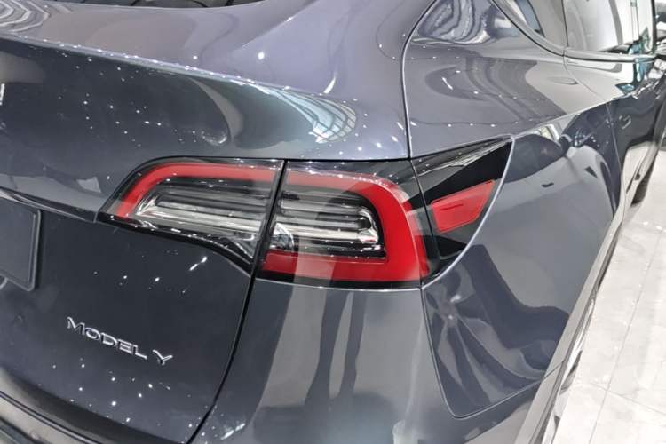 Used Tesla Model Y 2022 Revised Version Rear-Wheel Drive Right Rear Taillight