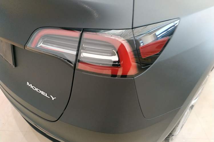 Used Tesla Model Y 2022 Rear-Wheel-Drive Version Right Rear Taillight
