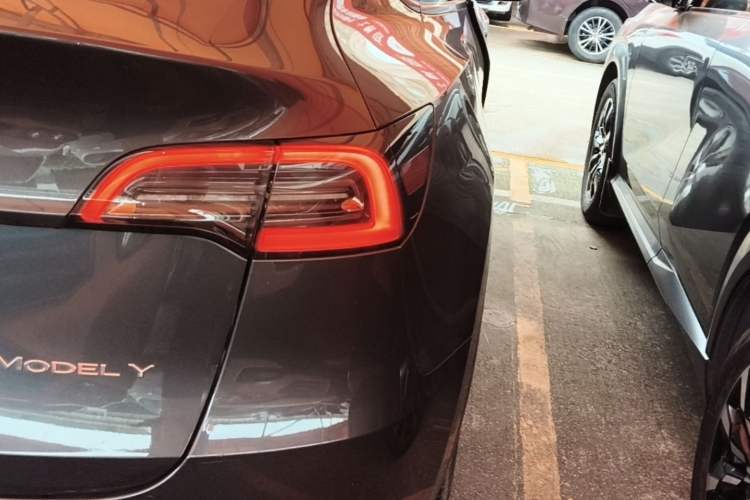Used Tesla Model Y 2022 Revised Version Rear-Wheel Drive Right Rear Taillight