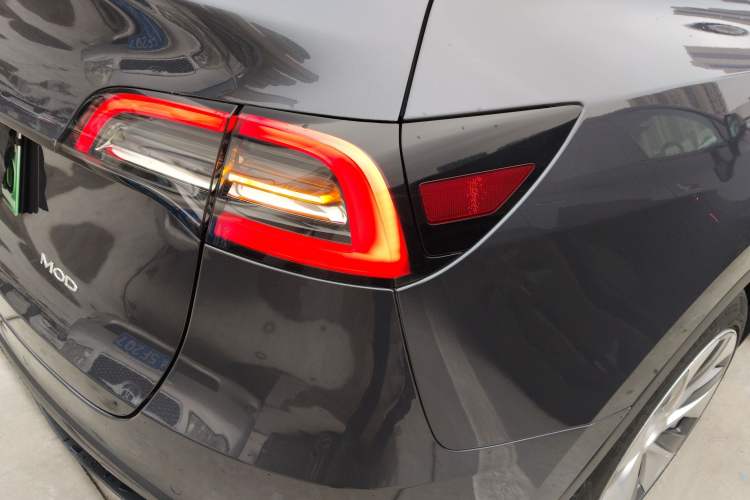 Used Tesla Model Y 2022 Rear-Wheel-Drive Version Right Rear Taillight