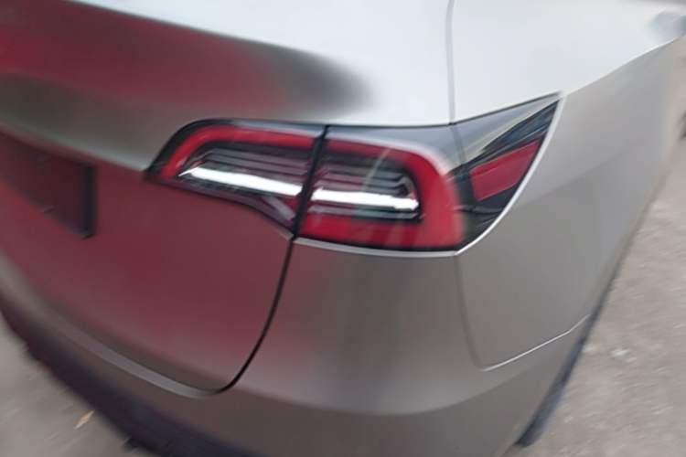 Used Tesla Model Y 2022 Rear-Wheel-Drive Version Right Rear Taillight