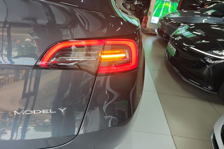 Used Tesla Model Y 2022 Revised Version Long-Range All-Wheel Drive Right Rear Taillight