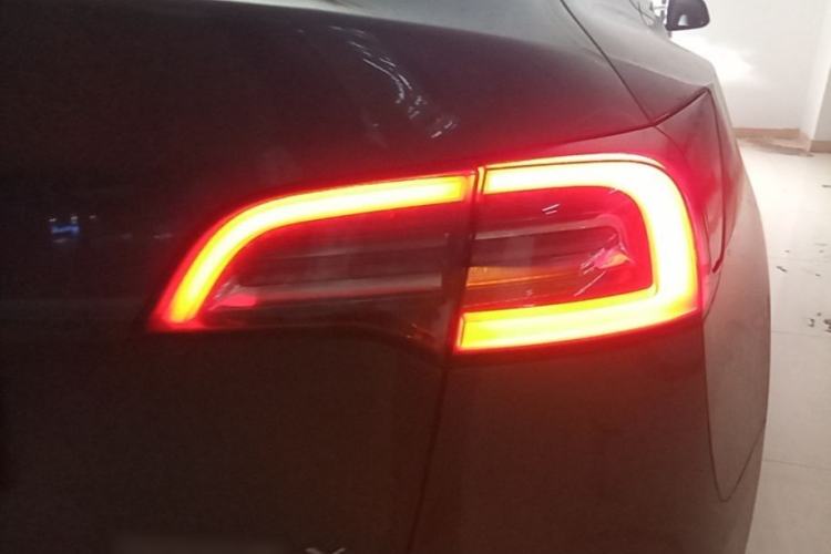 Used Tesla Model Y 2022 Rear-Wheel-Drive Version Right Rear Taillight