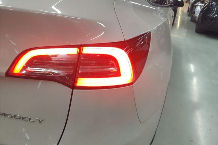 Used Tesla Model Y 2022 Rear-Wheel-Drive Version Right Rear Taillight