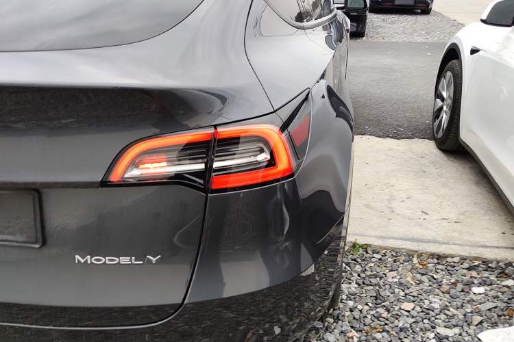 Used Tesla Model Y 2022 Revised Version Rear-Wheel Drive Right Rear Taillight
