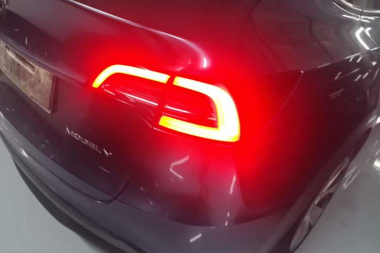 Used Tesla Model Y 2022 Revised Version Rear-Wheel Drive Right Rear Taillight