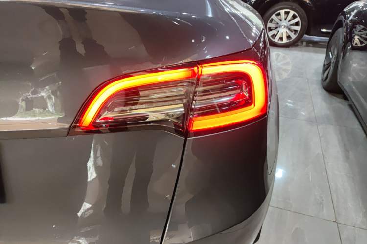 Used Tesla Model Y 2022 Revised Version Rear-Wheel Drive Right Rear Taillight