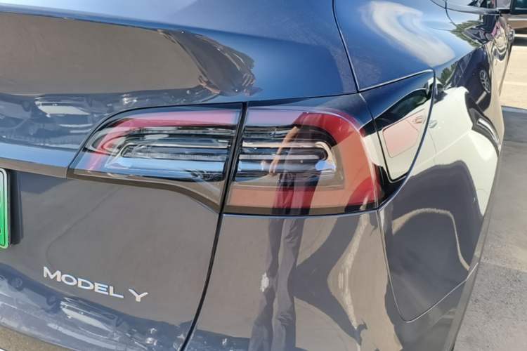 Used Tesla Model Y 2022 Rear-Wheel-Drive Version Right Rear Taillight
