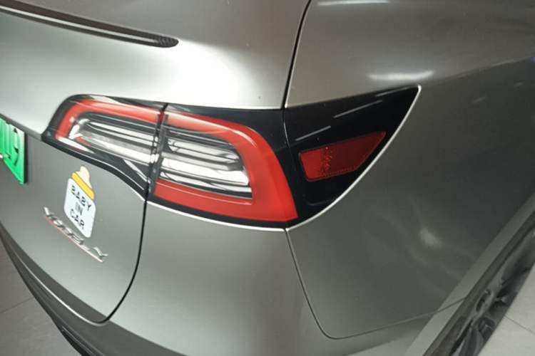 Used Tesla Model Y 2022 Performance High-Performance All-Wheel-Drive Version Right Rear Taillight