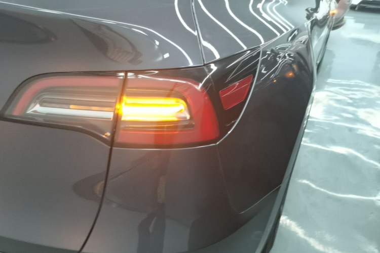Used Tesla Model Y 2022 Revised Version Rear-Wheel Drive Right Rear Taillight