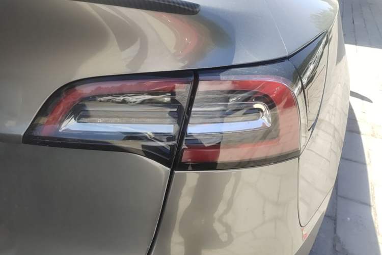 Used Tesla Model Y 2022 Rear-Wheel-Drive Version Right Rear Taillight