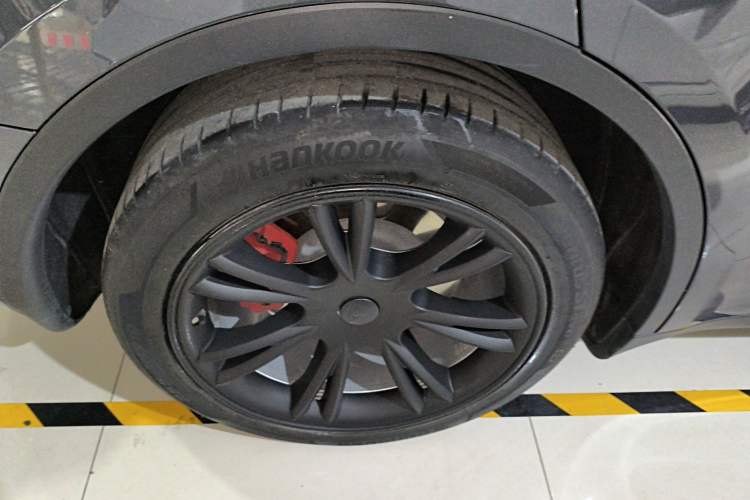 Used Tesla Model Y 2022 Rear-Wheel-Drive Version Right Rear Wheel Hub