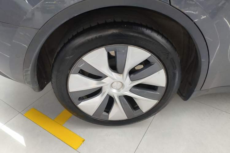 Used Tesla Model Y 2022 Revised Version Rear-Wheel Drive Right Rear Wheel Hub