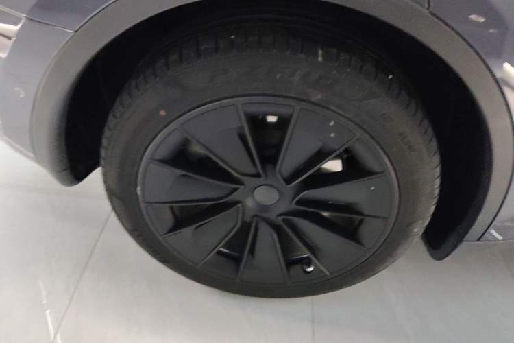 Used Tesla Model Y 2022 Revised Version Rear-Wheel Drive Right Rear Wheel Hub