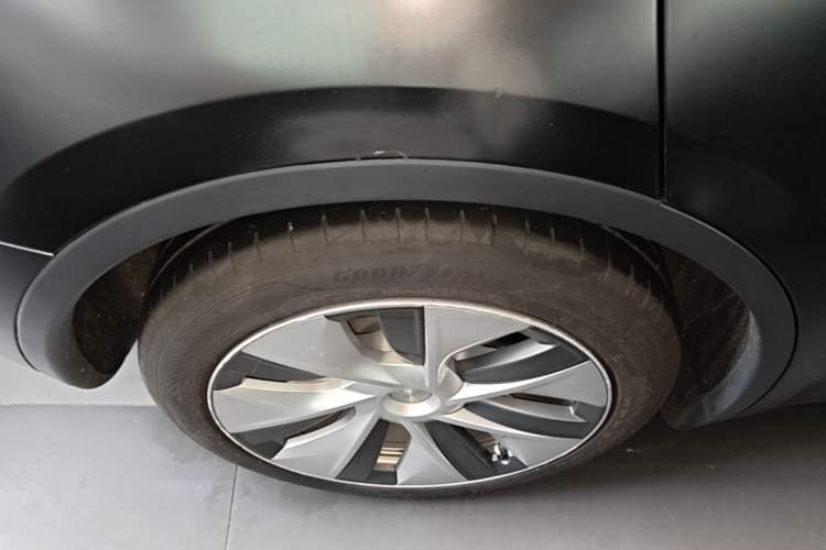 Used Tesla Model Y 2022 Revised Version Rear-Wheel Drive Right Rear Wheel Hub