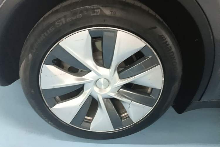 Used Tesla Model Y 2022 Revised Version Rear-Wheel Drive Right Rear Wheel Hub