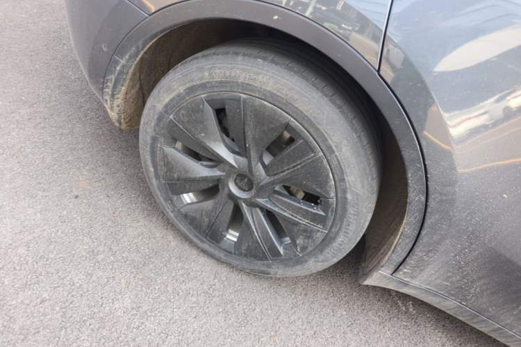 Used Tesla Model Y 2022 Rear-Wheel-Drive Version Right Rear Wheel Hub