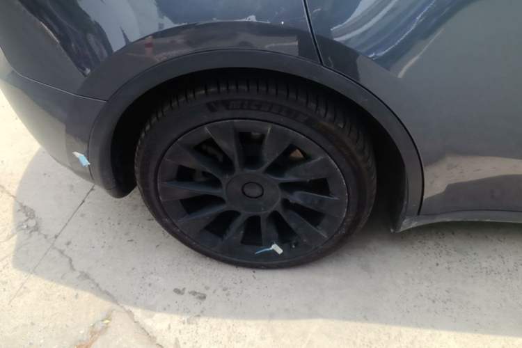 Used Tesla Model Y 2022 Rear-Wheel-Drive Version Right Rear Wheel Hub