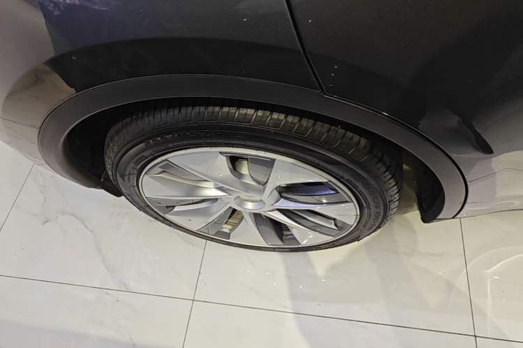 Used Tesla Model Y 2022 Revised Version Rear-Wheel Drive Right Rear Wheel Hub