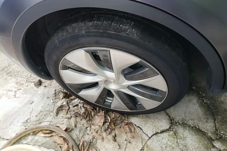 Used Tesla Model Y 2022 Rear-Wheel-Drive Version Right Rear Wheel Hub