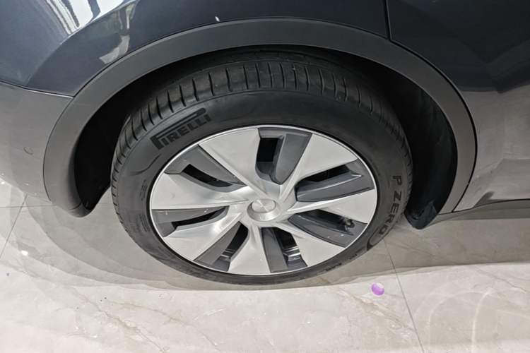 Used Tesla Model Y 2022 Revised Version Rear-Wheel Drive Right Rear Wheel Hub