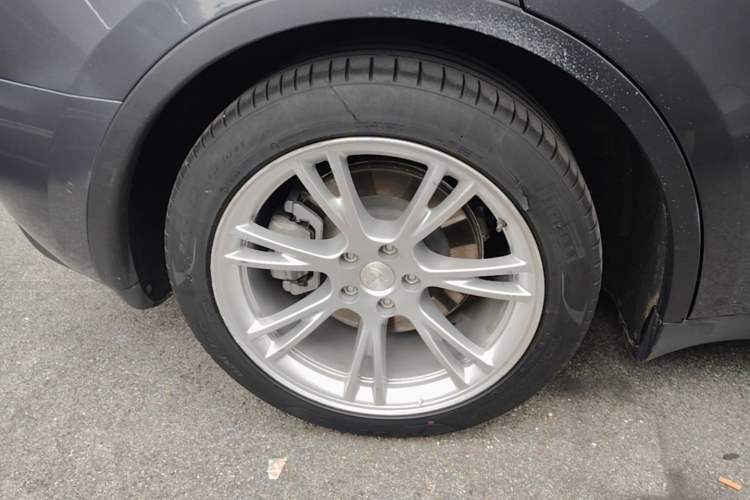 Used Tesla Model Y 2022 Revised Version Rear-Wheel Drive Right Rear Wheel Hub