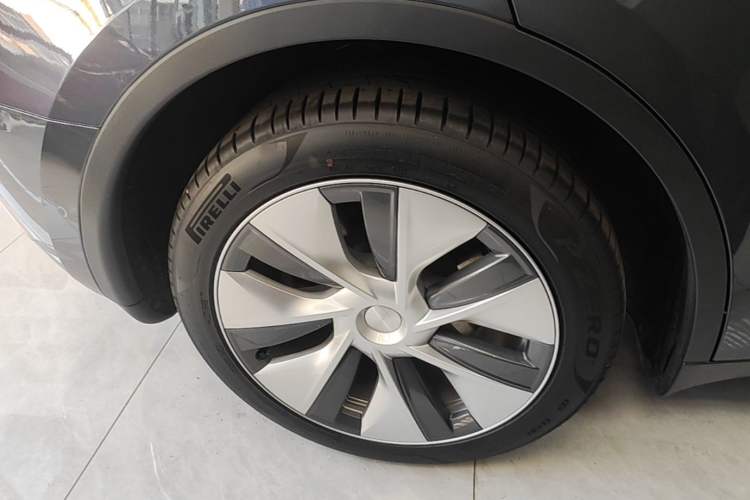 Used Tesla Model Y 2022 Revised Version Rear-Wheel Drive Right Rear Wheel Hub
