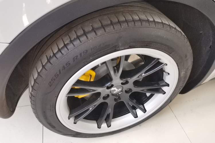 Used Tesla Model Y 2022 Revised Version Rear-Wheel Drive Right Rear Wheel Hub