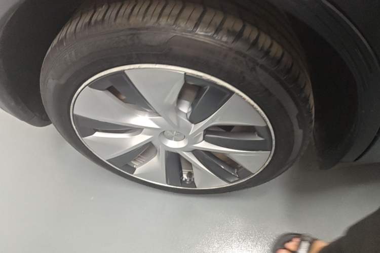 Used Tesla Model Y 2022 Revised Version Rear-Wheel Drive Right Rear Wheel Hub