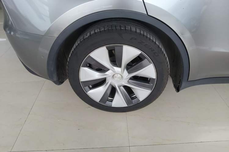 Used Tesla Model Y 2022 Rear-Wheel-Drive Version Right Rear Wheel Hub