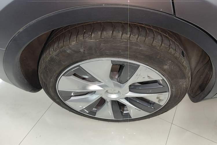 Used Tesla Model Y 2022 Revised Version Rear-Wheel Drive Right Rear Wheel Hub