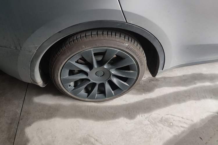 Used Tesla Model Y 2022 Revised Version Rear-Wheel Drive Right Rear Wheel Hub