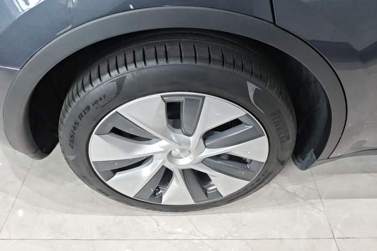 Used Tesla Model Y 2022 Revised Version Rear-Wheel Drive Right Rear Wheel Hub