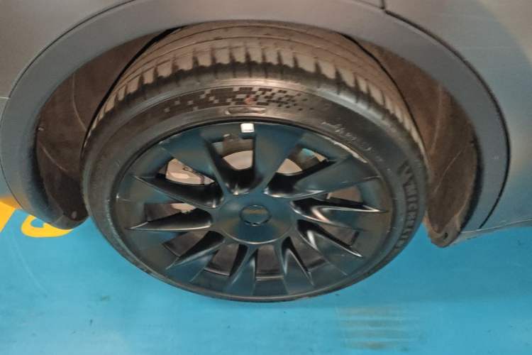 Used Tesla Model Y 2022 Revised Version Rear-Wheel Drive Right Rear Wheel Hub