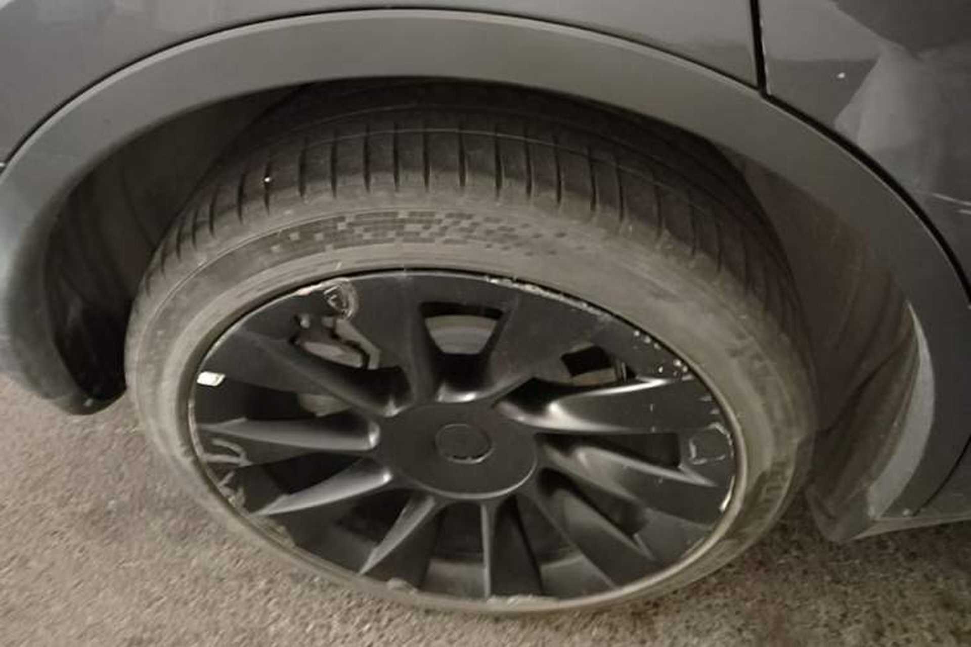 Used Tesla Model Y 2022 Revised Version Long-Range All-Wheel Drive Right Rear Wheel Hub