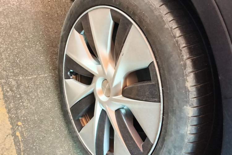 Used Tesla Model Y 2022 Revised Version Rear-Wheel Drive Right Rear Wheel Hub