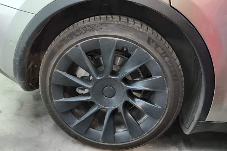 Used Tesla Model Y 2022 Rear-Wheel-Drive Version Right Rear Wheel Hub