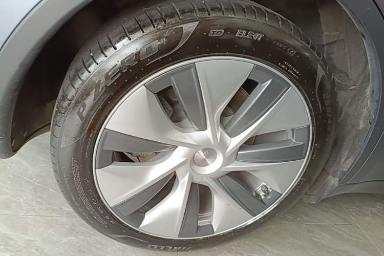 Used Tesla Model Y 2022 Revised Version Rear-Wheel Drive Right Rear Wheel Hub