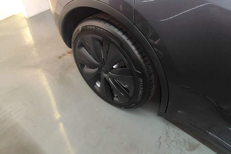 Used Tesla Model Y 2022 Revised Version Rear-Wheel Drive Right Rear Wheel Hub