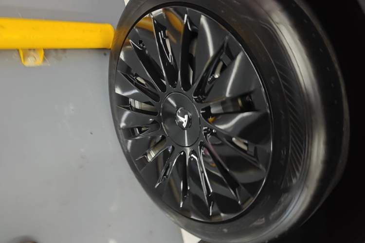 Used Tesla Model Y 2022 Revised Version Rear-Wheel Drive Right Rear Wheel Hub