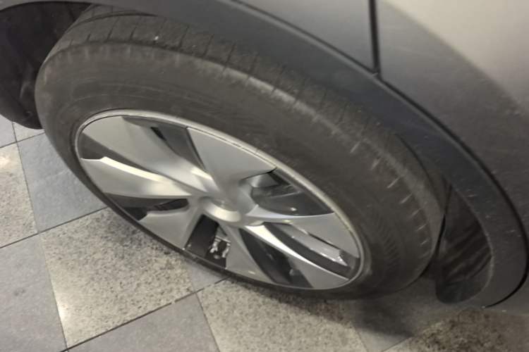 Used Tesla Model Y 2022 Revised Version Rear-Wheel Drive Right Rear Wheel Hub