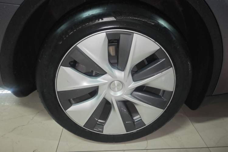 Used Tesla Model Y 2022 Rear-Wheel-Drive Version Right Rear Wheel Hub