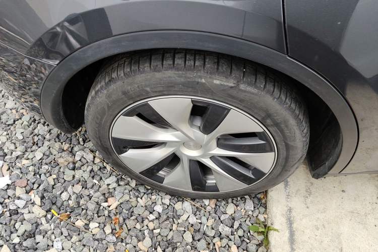 Used Tesla Model Y 2022 Revised Version Rear-Wheel Drive Right Rear Wheel Hub