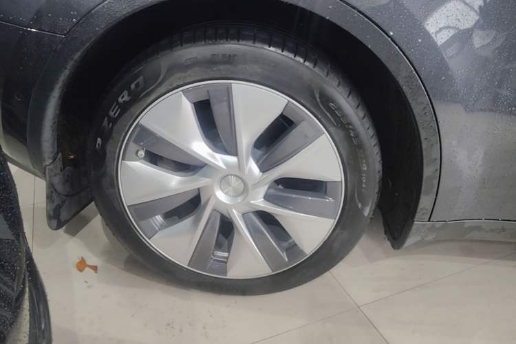 Used Tesla Model Y 2022 Revised Version Rear-Wheel Drive Right Rear Wheel Hub