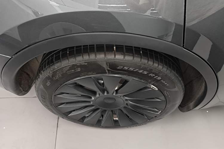 Used Tesla Model Y 2022 Revised Version Rear-Wheel Drive Right Rear Wheel Hub