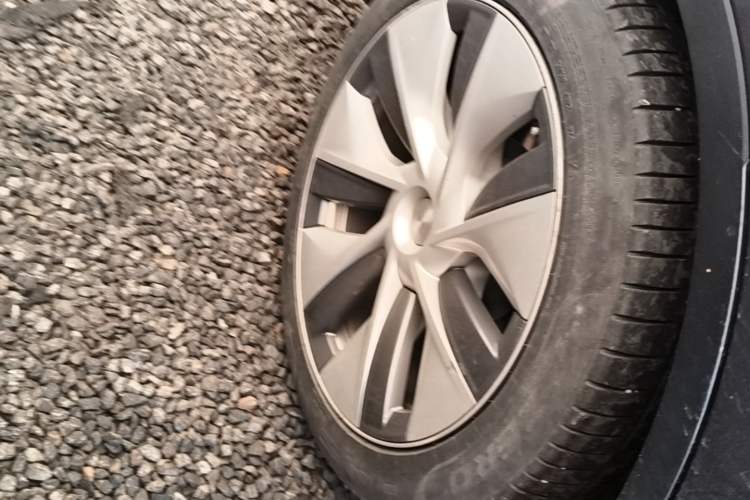 Used Tesla Model Y 2022 Revised Version Rear-Wheel Drive Right Rear Wheel Hub