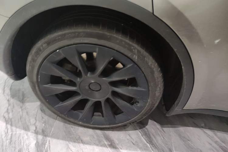 Used Tesla Model Y 2022 Revised Version Rear-Wheel Drive Right Rear Wheel Hub