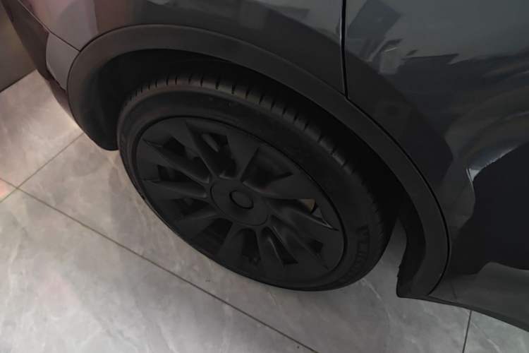 Used Tesla Model Y 2022 Revised Version Rear-Wheel Drive Right Rear Wheel Hub