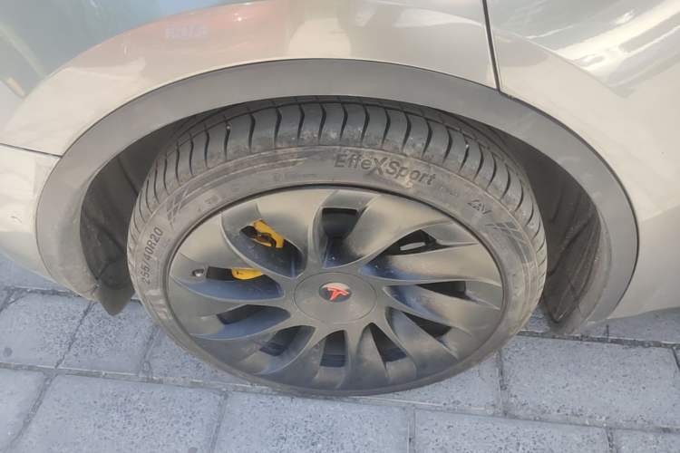 Used Tesla Model Y 2022 Rear-Wheel-Drive Version Right Rear Wheel Hub