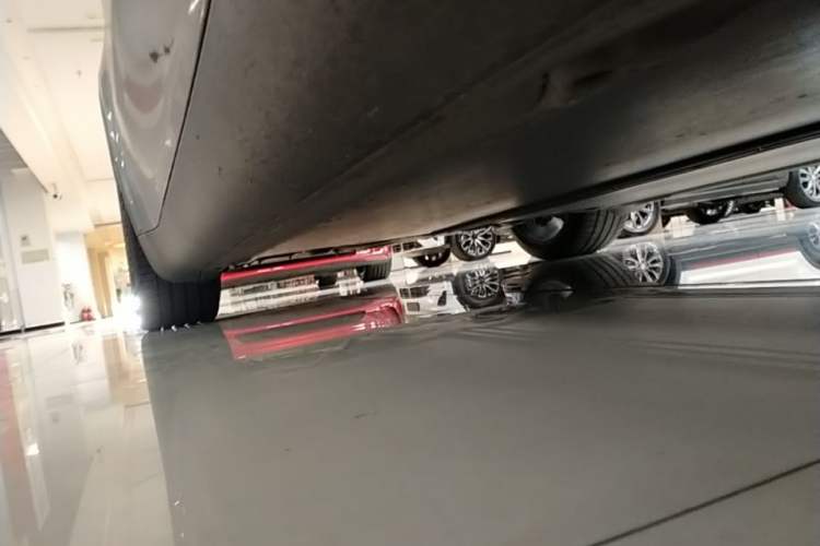 Used Tesla Model Y 2022 Rear-Wheel-Drive Version Right Side Sill
